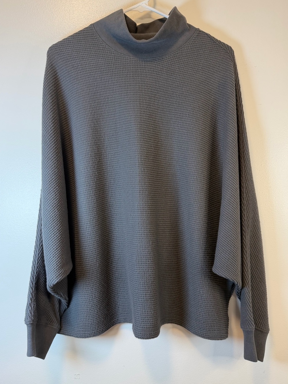Abercrombie & Fitch Gray Mock Neck Waffle Sweater Batwing Sleeves Women’s L/XL